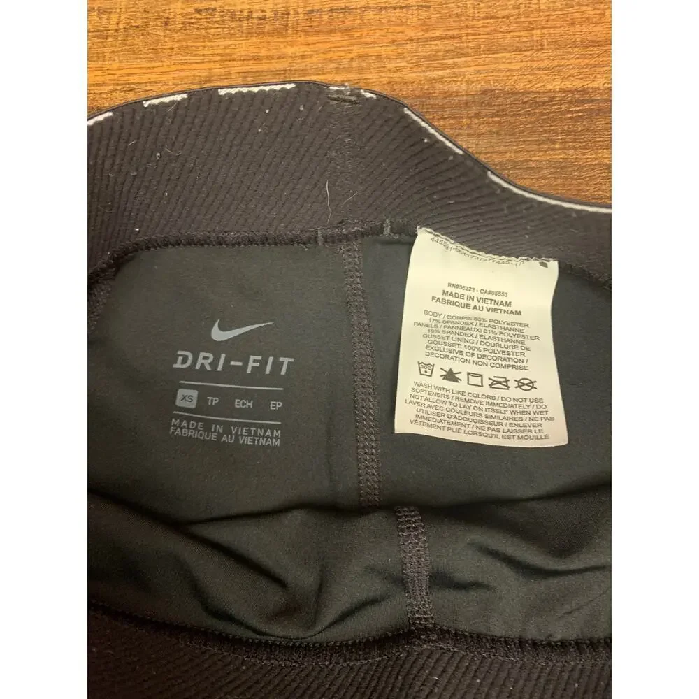 NIKE PRO Women’s Black 9” Athletic Shorts / Size: XS